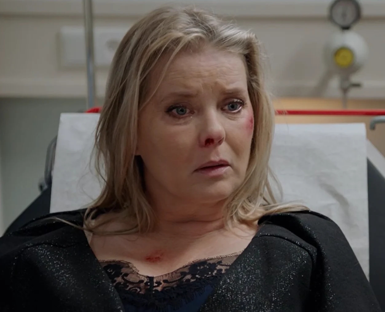 Nieuwe maandtrailer GTST verklapt: Linda Dekker ontdekt geheim van overleden broer Simon